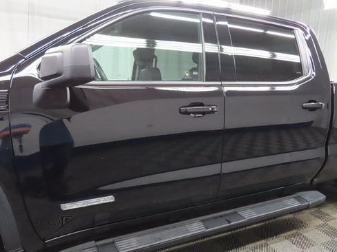Used 2025 GMC Sierra 1500 Elevation image 40