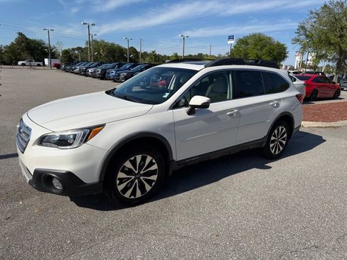 Used 2017 Subaru Outback 3.6R Limited AWD/4WD image 12