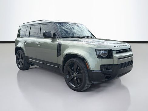Used 2025 Land Rover Defender 110 X-Dynamic SE AWD/4WD image 7