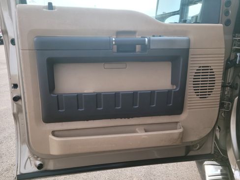 Used 2013 Ford F250 Lariat w/ Chrome Pkg image 8