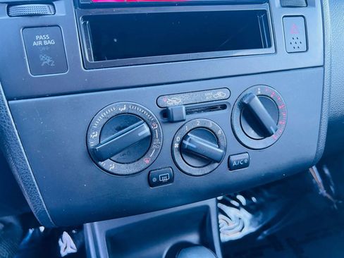 Used 2009 Nissan Versa SL w/ Convenience Pkg image 35