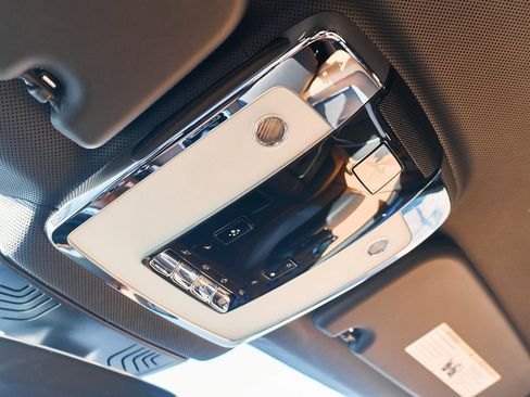 Used 2025 Rolls-Royce Cullinan image 93