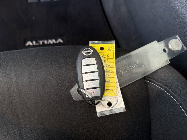 Used 2023 Nissan Altima 2.5 SV FWD image 29