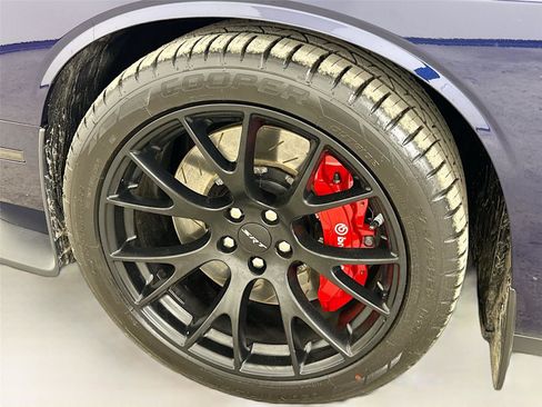 Used 2015 Dodge Challenger SRT Hellcat RWD image 32