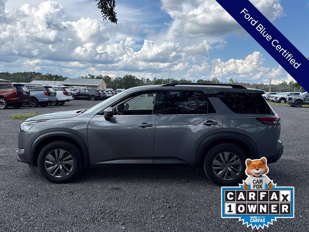 Used 2025 Nissan Pathfinder SV FWD image 3