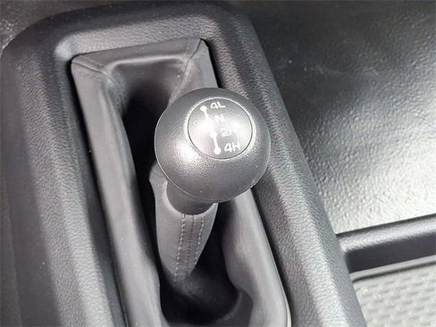 Used 2024 RAM 2500 Tradesman w/ Chrome Appearance Group image 18