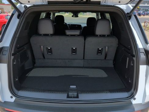 New 2026 Chevrolet Traverse LT w/ Midnight/Sport Edition FWD image 40