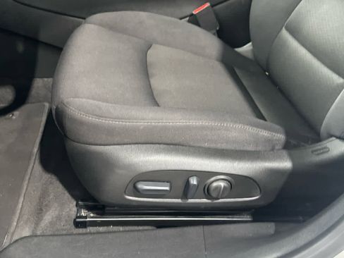 Used 2024 Chevrolet Malibu LT FWD image 13