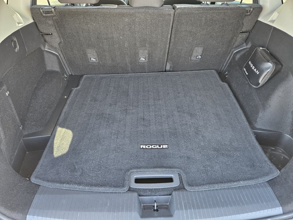 Used 2022 Nissan Rogue SV FWD image 20