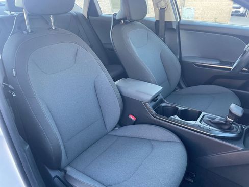 Used 2025 Kia K4 LXS image 35