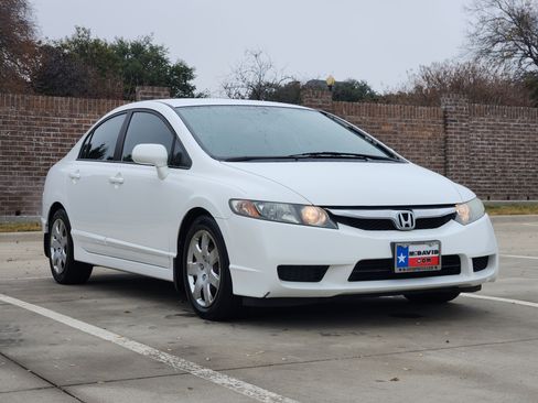 Used 2011 Honda Civic LX image 4