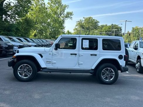 Used 2020 Jeep Wrangler Unlimited Sahara AWD/4WD image 25