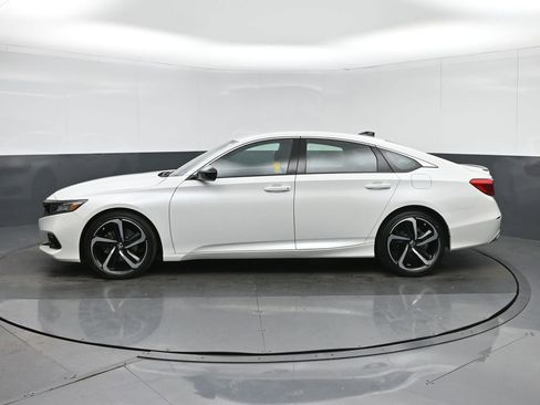 Used 2022 Honda Accord Sport image 4