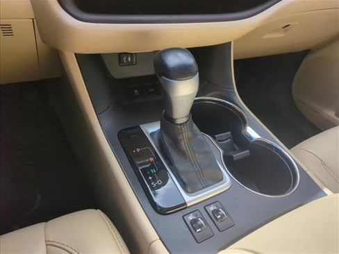 Used 2015 Toyota Highlander XLE FWD image 11