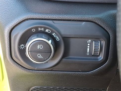 Used 2023 Jeep Gladiator Mojave w/ Cold Weather Group image 24