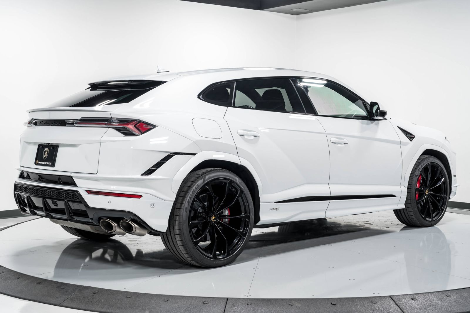 Used 2023 Lamborghini Urus S AWD/4WD image 4