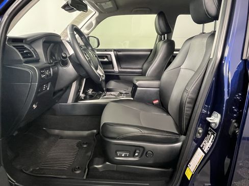 Used 2024 Toyota 4Runner SR5 Premium w/ SR5 Premium Package image 11