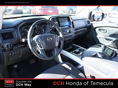 Used 2024 Nissan Titan SV w/ SV Convenience Package image 9