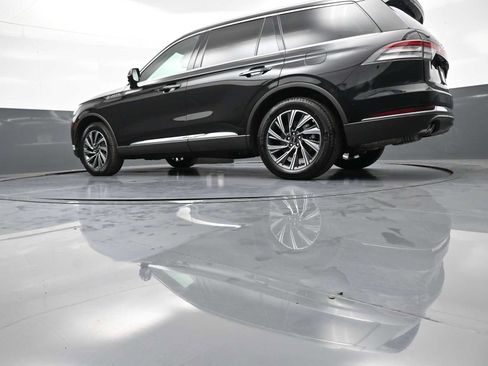 Used 2026 Lincoln Aviator AWD image 36