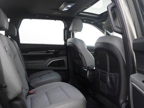 Used 2024 Kia Telluride EX X-Line image 13