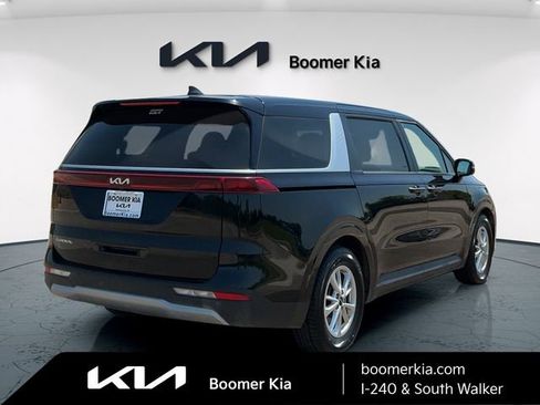 Used 2024 Kia Carnival LX FWD image 5