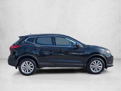 Used 2018 Nissan Rogue Sport SV image 4