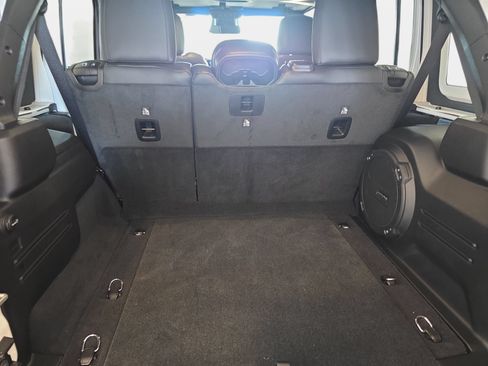 Used 2026 Jeep Wrangler Unlimited Rubicon AWD/4WD image 12
