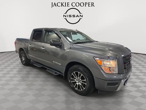 Used 2021 Nissan Titan SV w/ Off Road Protection Package image 3