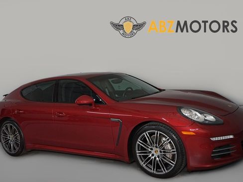 Used 2016 Porsche Panamera 4S image 1