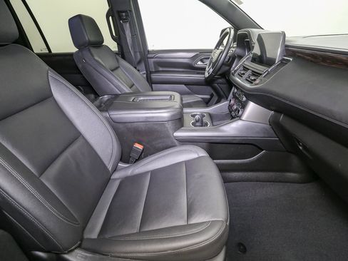 Used 2023 Chevrolet Suburban LT AWD/4WD image 16