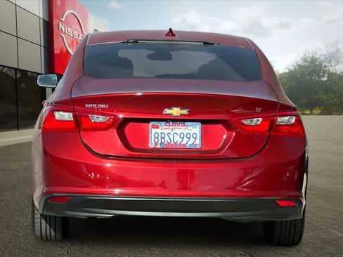 Used 2018 Chevrolet Malibu LT FWD image 8