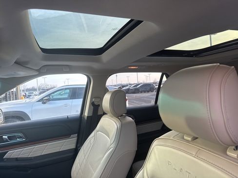 Used 2016 Ford Explorer Platinum image 6