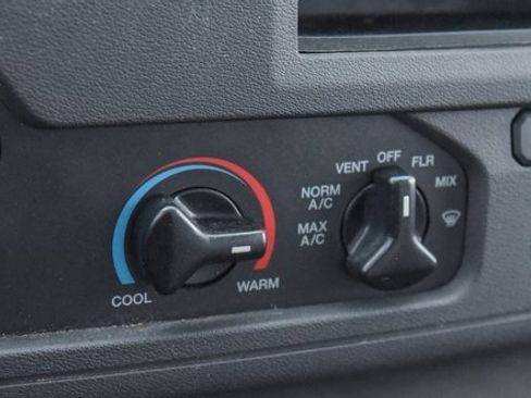 Used 2024 Ford E-450 and Econoline 450 Super Duty w/ Power Windows & Locks Group image 16