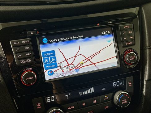 Used 2017 Nissan Rogue SV w/ SV Premium Package FWD image 21