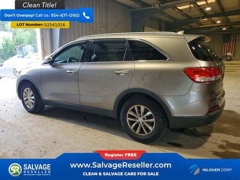 Used 2016 Kia Sorento AWD w/ LX Convenience Package image 3