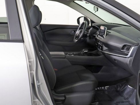 Used 2024 Nissan Rogue S image 22