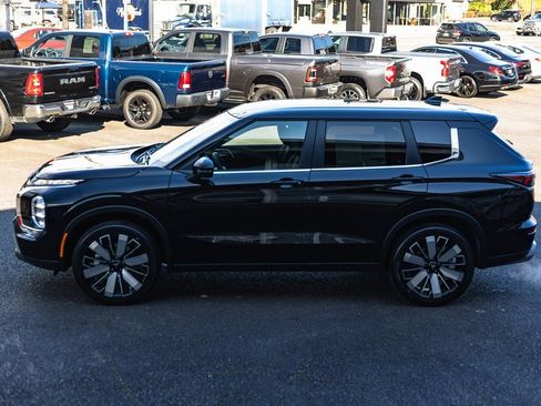 New 2026 Mitsubishi Outlander SE AWD/4WD image 12