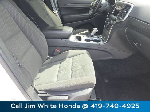 Used 2020 Jeep Grand Cherokee Laredo w/ Security & Convenience Group AWD/4WD image 24