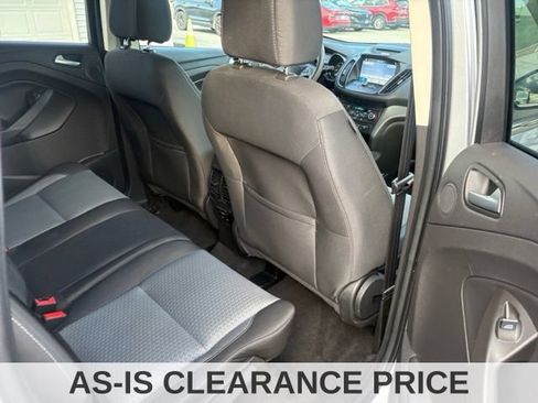 Used 2017 Ford Escape SE w/ Equipment Group 201A AWD/4WD image 39
