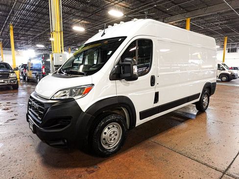 Used 2023 RAM ProMaster 2500 FWD image 3
