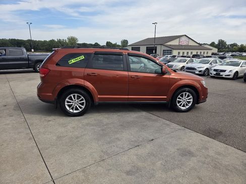 Used 2014 Dodge Journey SXT image 4