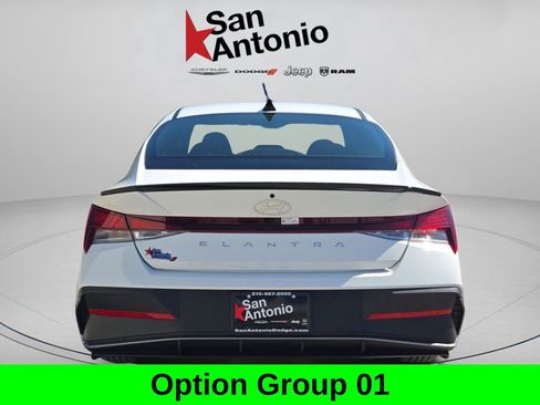 Used 2025 Hyundai Elantra Sport image 7