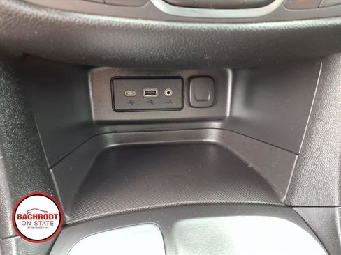 Used 2019 Chevrolet Equinox LT FWD image 12
