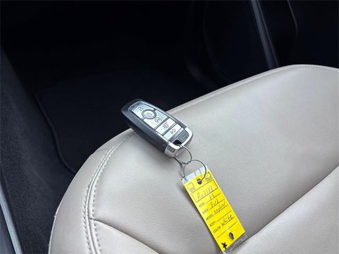 Used 2022 Ford Explorer XLT w/ Equipment Group 202A image 27