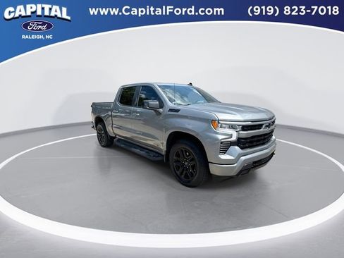 Used 2023 Chevrolet Silverado 1500 RST image 2