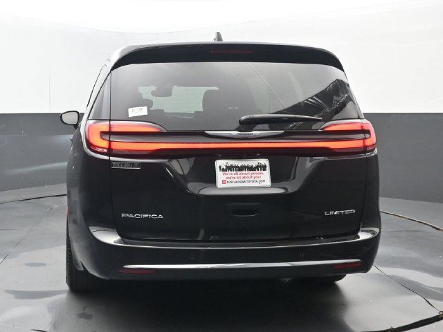 Used 2026 Chrysler Pacifica Limited FWD image 21