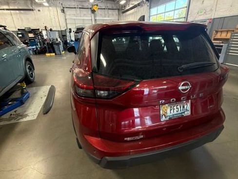 Used 2025 Nissan Rogue S AWD/4WD image 12