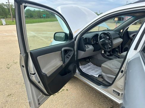 Used 2010 Toyota RAV4 4WD V6 w/ Tow Prep Pkg image 9