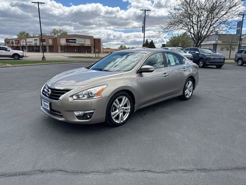 Used 2015 Nissan Altima 3.5 SL image 2