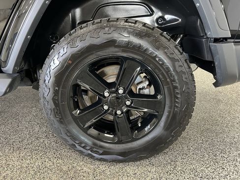 Used 2022 Jeep Wrangler Unlimited Sahara image 21